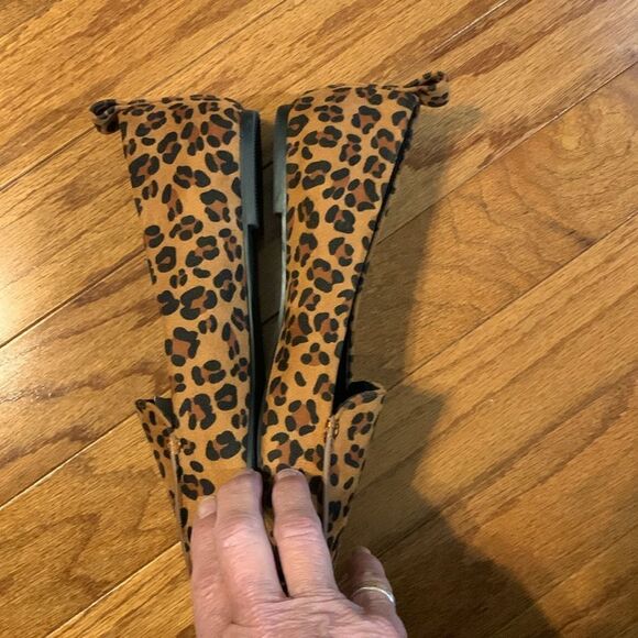 Size 10 pointy toe, animal print flats NWOT - Picture 3 of 5
